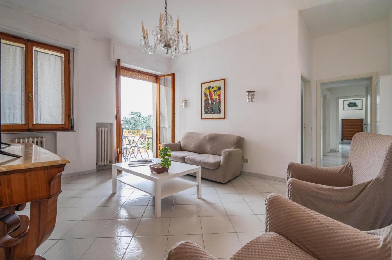 Comfy Flat Steps Away From Siena Station! Διαμέρισμα Εξωτερικό φωτογραφία