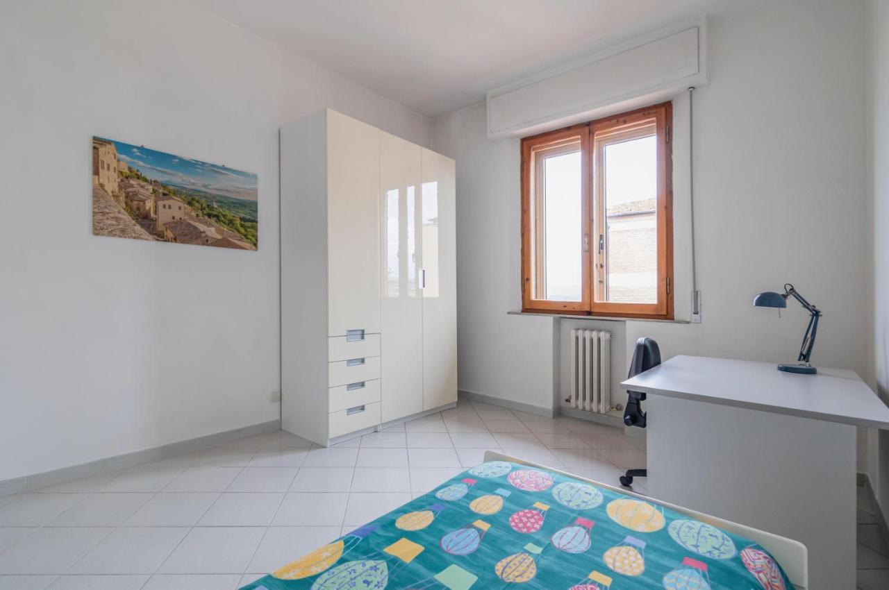 Comfy Flat Steps Away From Siena Station! Διαμέρισμα Εξωτερικό φωτογραφία